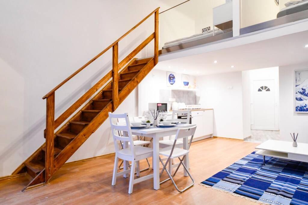 Cosy Two Bedroom Flat In Rottenbiller Str,Sky Boedapest Buitenkant foto